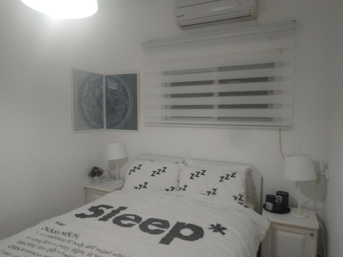 Akhva Accommodation Unit Arad Esterno foto