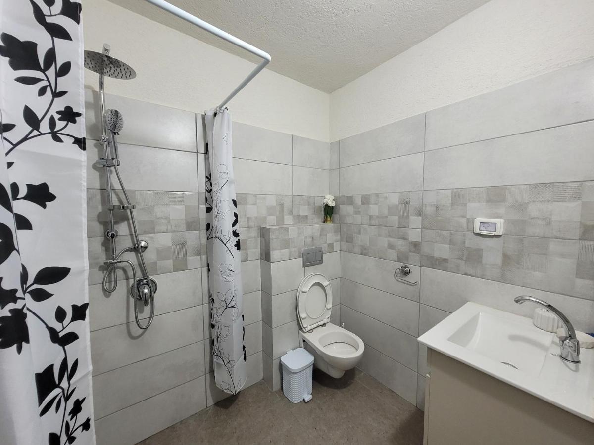 Akhva Accommodation Unit Arad Esterno foto